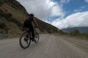 En bicicletas por la cuesta del obispo